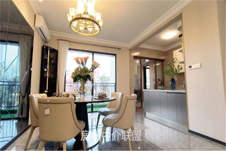 巨林天下城B区3室2厅2卫90万98.86m2精装出售